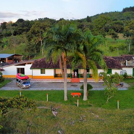 La Hacienda Hostel San Gil Luaran gambar