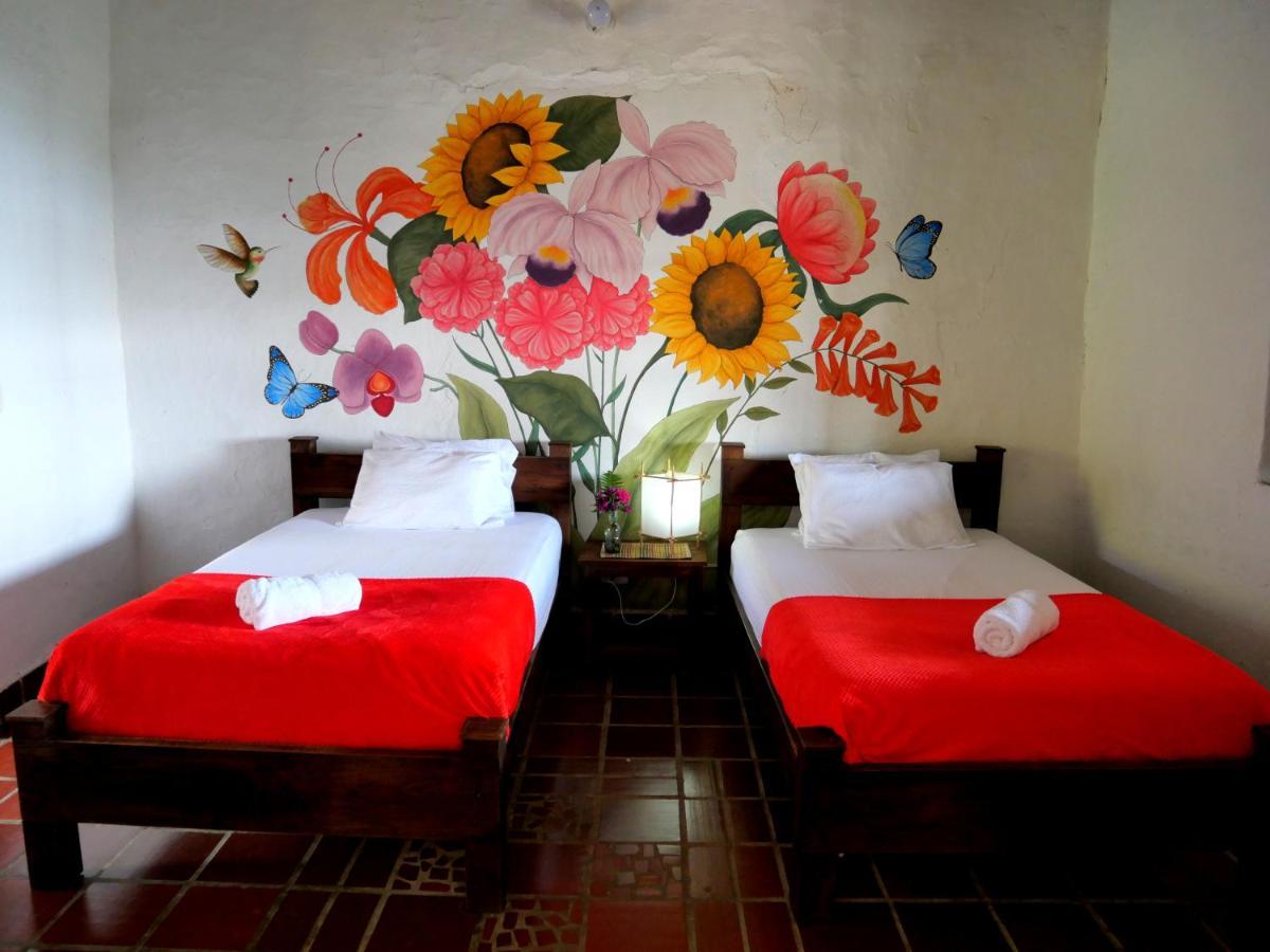 La Hacienda Hostel San Gil Luaran gambar